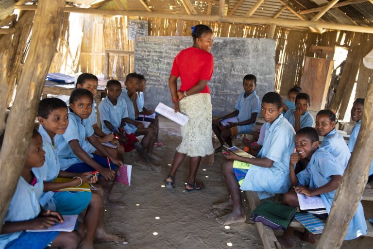 Children and teacher at Sarisambo school